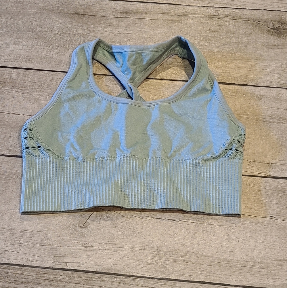 🦔seafoam green seamless sports bra☀️